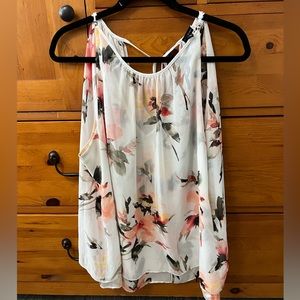 White House Black Market Sleeveless Floral Blouse